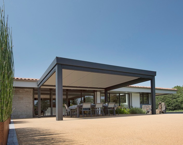 découvrez nos avis sur les toits plats : avantages, inconvénients, et conseils d'experts pour bien choisir votre toiture. informez-vous sur les meilleures options et techniques de construction pour un toit plat durable et esthétique.