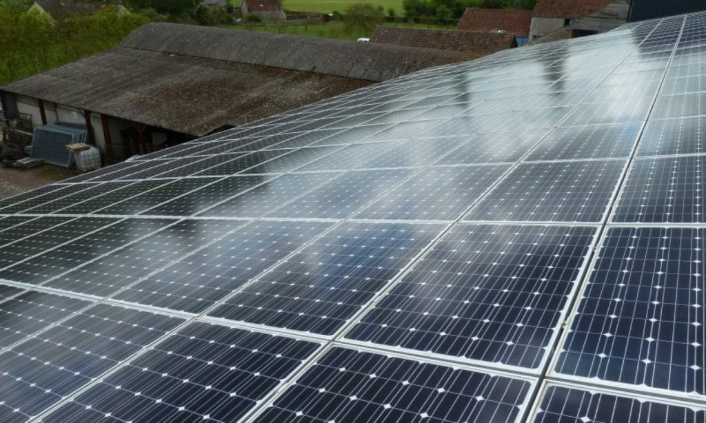 découvrez comment réaliser un bâtiment gratuit fonctionnant à l'énergie solaire. explorez des techniques innovantes et des ressources accessibles pour construire un espace durable et respectueux de l'environnement, tout en bénéficiant de conseils pratiques et d'astuces pour optimiser votre projet.