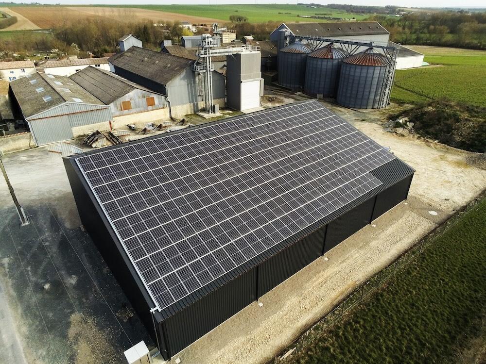 découvrez l'innovation des bâtiments photovoltaïques, alliant design moderne et énergies renouvelables. explorez comment ces structures intelligentes transforment l'énergie solaire en électricité, tout en contribuant à la durabilité et à l'efficacité énergétique de nos villes.