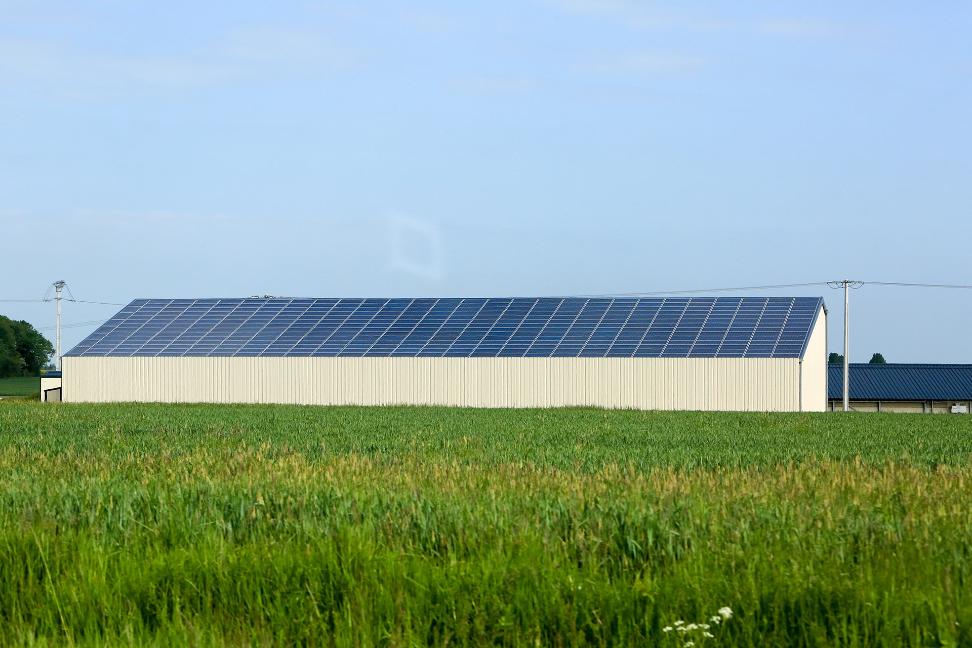 découvrez les avantages du bâtiment photovoltaïque : une solution innovante et durable pour produire votre propre énergie solaire. explorez comment maximiser l'efficacité énergétique de vos infrastructures tout en respectant l'environnement.