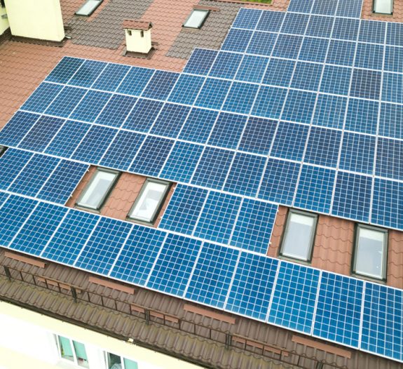 découvrez comment bénéficier d'aides financières pour la construction de bâtiments photovoltaïques. informez-vous sur les subventions, les aides étatiques et les meilleures pratiques pour rentabiliser votre projet d'énergie solaire.