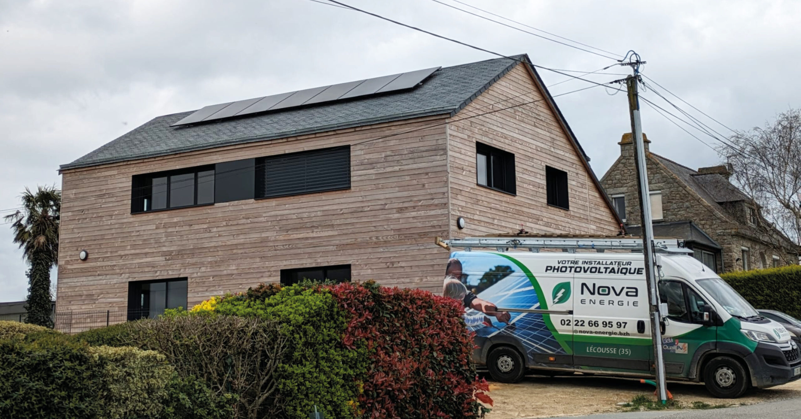 découvrez comment les bâtiments photovoltaïques écolos transforment l'architecture moderne en intégrant des solutions énergétiques durables, alliant esthétisme et respect de l'environnement.