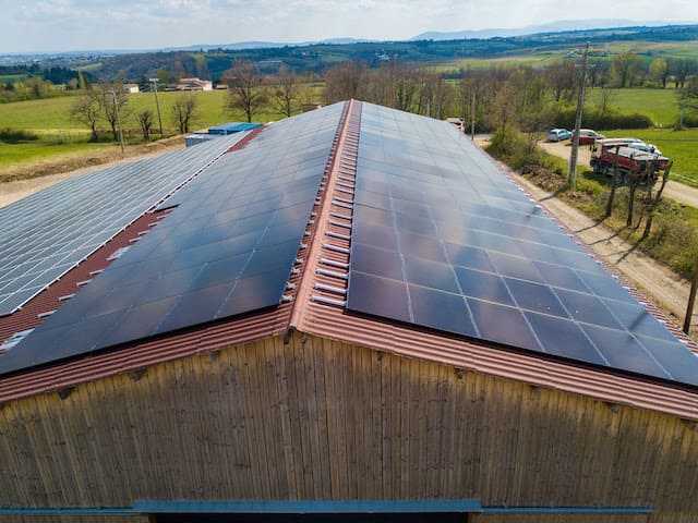 découvrez comment bénéficier de subventions pour la construction de bâtiments photovoltaïques. optimisez votre investissement tout en contribuant à une énergie durable grâce à des aides financières pour des projets écologiques.