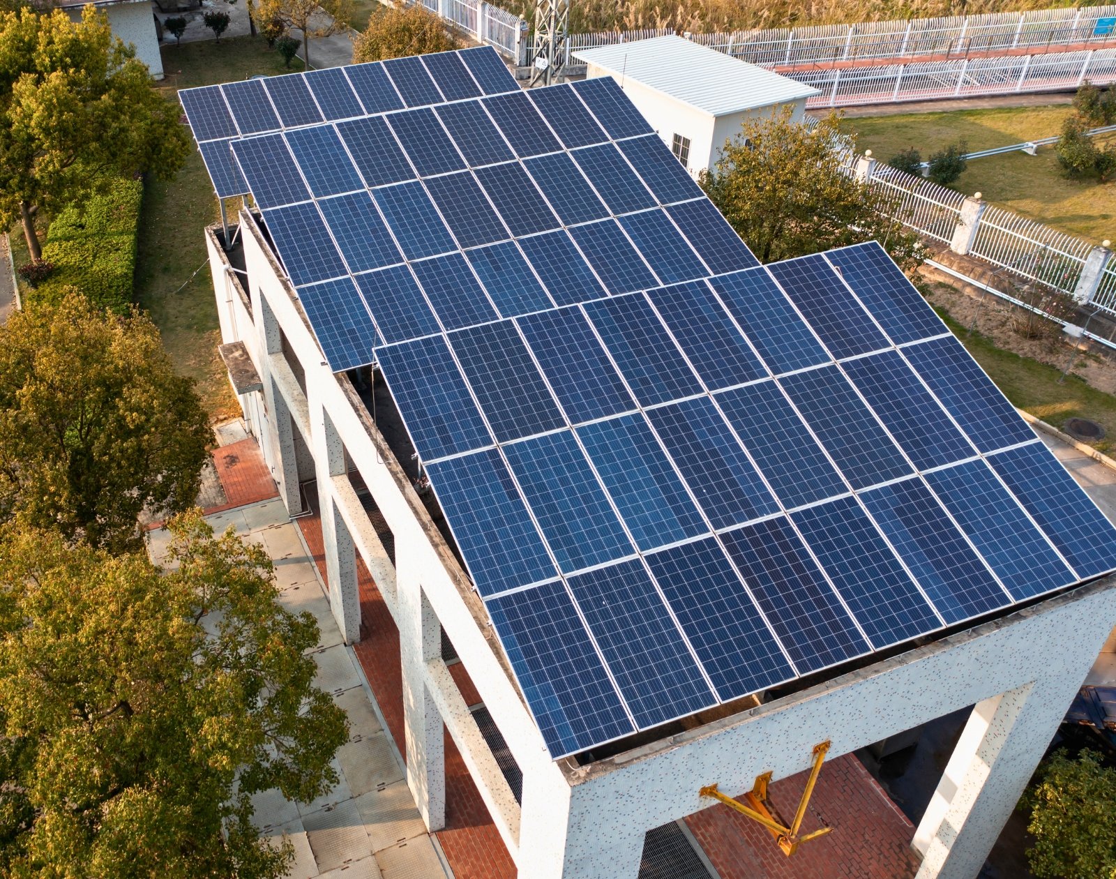 découvrez les avantages des bâtiments photovoltaïques subventionnés : une solution durable pour réduire vos factures d'énergie tout en bénéficiant de soutiens financiers. transformez votre espace en source d'énergie renouvelable et profitez d'une gestion éco-responsable.