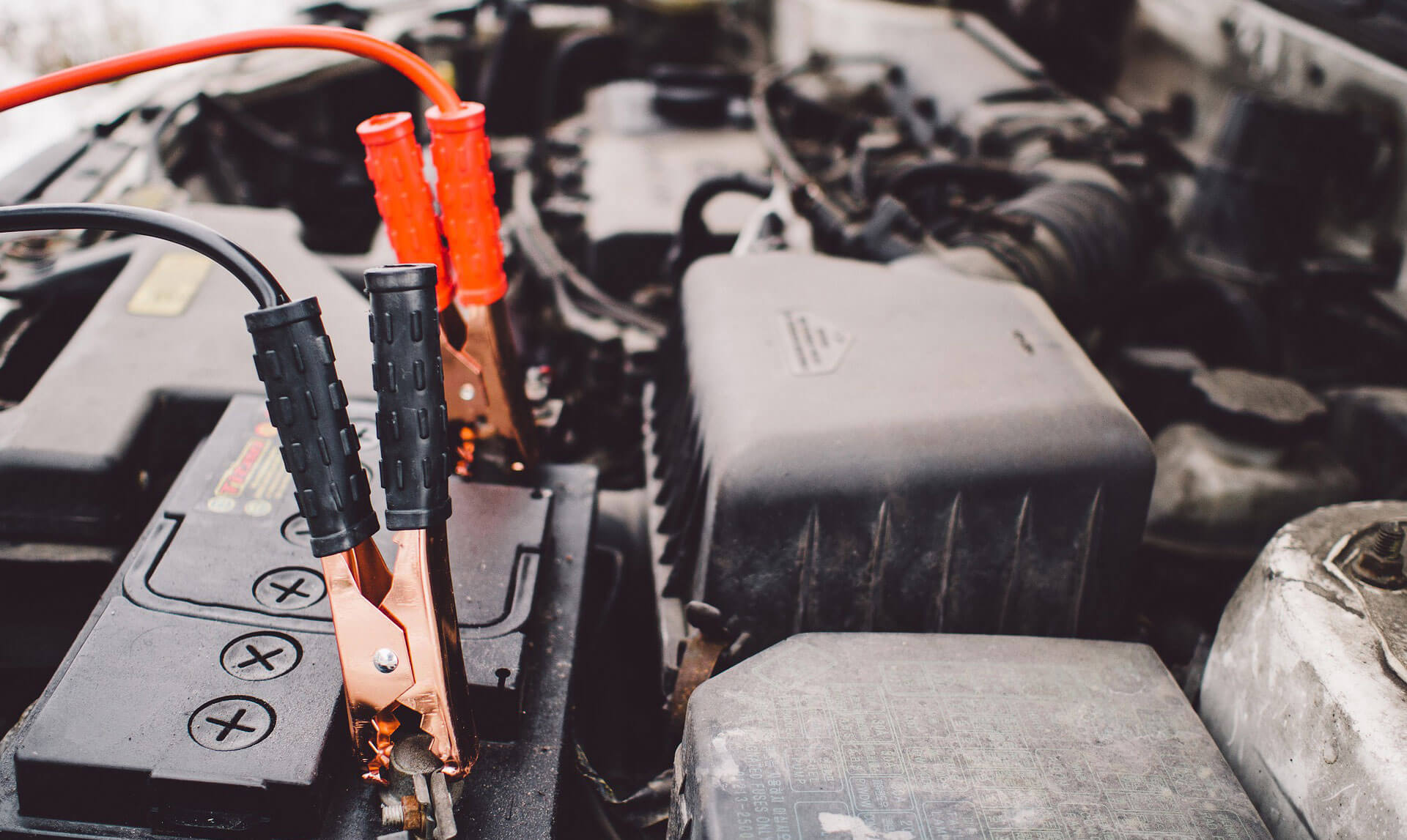 découvrez tout sur les batteries en série : comment elles fonctionnent, leurs avantages, et leur utilisation dans divers appareils. apprenez à optimiser votre système de stockage d'énergie avec cette technique efficace.