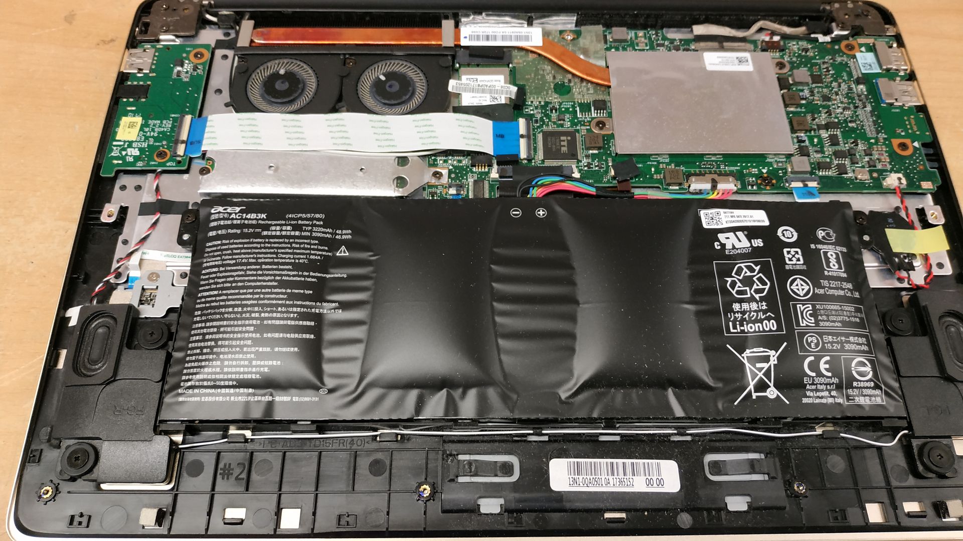 découvrez tout ce que vous devez savoir sur les batteries gonflées : causes, dangers et solutions. protégez vos appareils et votre sécurité en apprenant à identifier et à gérer ce problème courant.