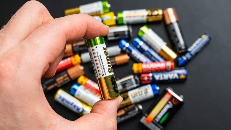 découvrez notre gamme complète de batteries pour tous vos appareils électroniques. performances optimales, longévité et fiabilité sont au rendez-vous pour alimenter vos besoins quotidiens.