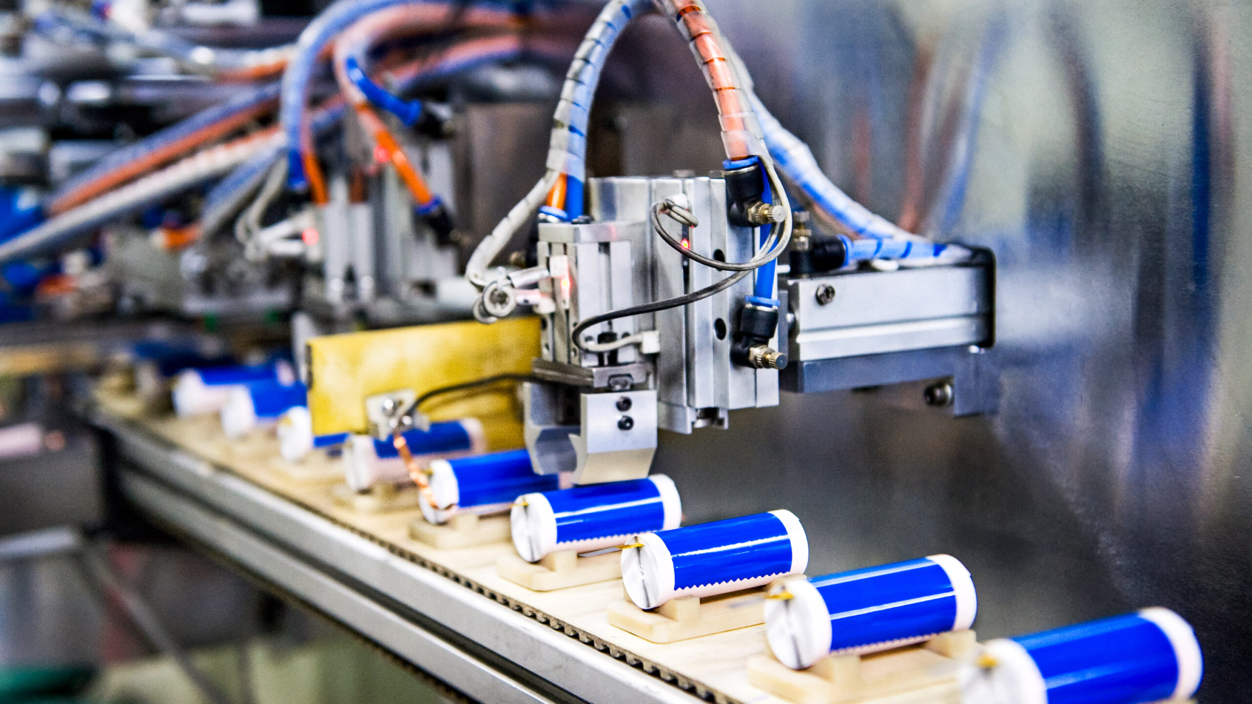 découvrez les batteries sodium : une alternative innovante et durable aux batteries lithium, offrant une meilleure sécurité et un impact environnemental réduit. apprenez comment cette technologie révolutionnaire pourrait transformer le paysage énergétique de demain.