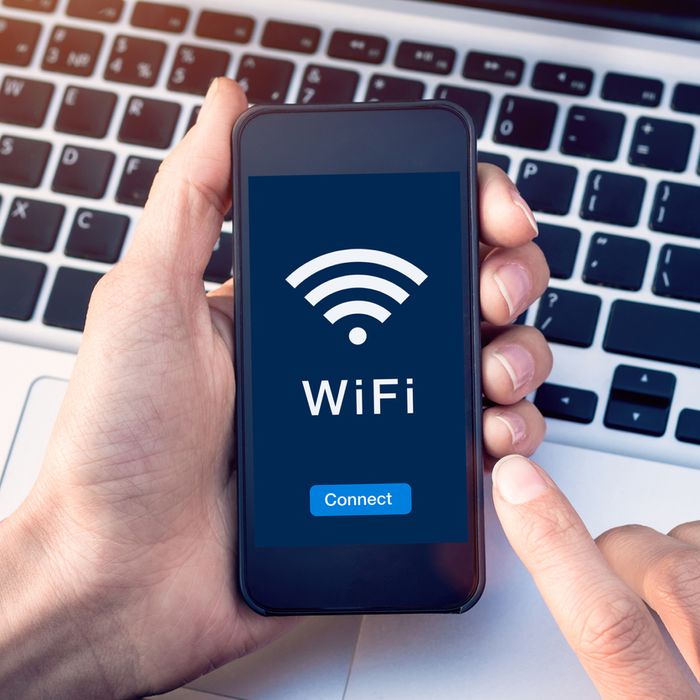 découvrez notre boîtier anti-ondes, conçu pour protéger votre environnement des ondes électromagnétiques. alliant design moderne et efficacité, ce dispositif vous offre une tranquillité d'esprit tout en préservant votre santé et votre bien-être. parfait pour une utilisation à domicile ou au bureau.