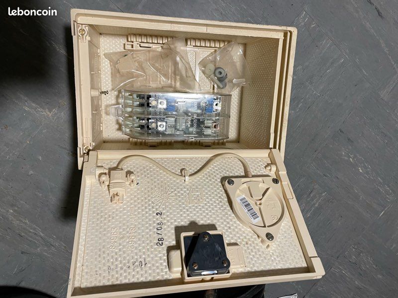 découvrez le boîtier téléport, l'innovation qui facilite vos connexions et optimise votre expérience numérique. élégant et performant, il vous permet de rester connecté où que vous soyez.