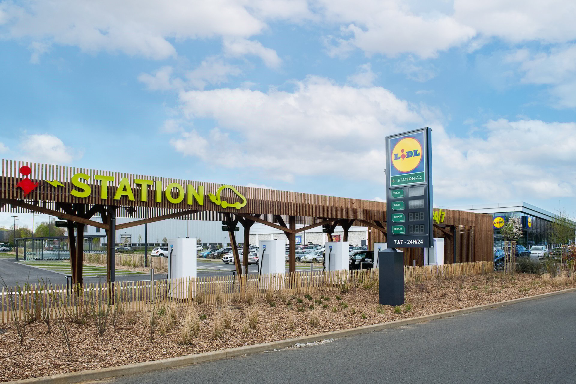 découvrez la borne de recharge liddle, une solution pratique et efficace pour recharger vos véhicules électriques à domicile. profitez d'une installation simple et d'une compatibilité avec tous les modèles, pour un rechargement rapide et sécurisé.