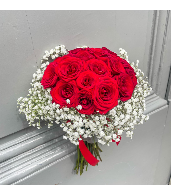 découvrez notre sélection de bouquets éblouissants, parfaits pour toutes les occasions. que ce soit pour un événement spécial ou simplement pour égayer votre quotidien, nos compositions florales variées sauront vous séduire par leur fraîcheur et leur beauté.