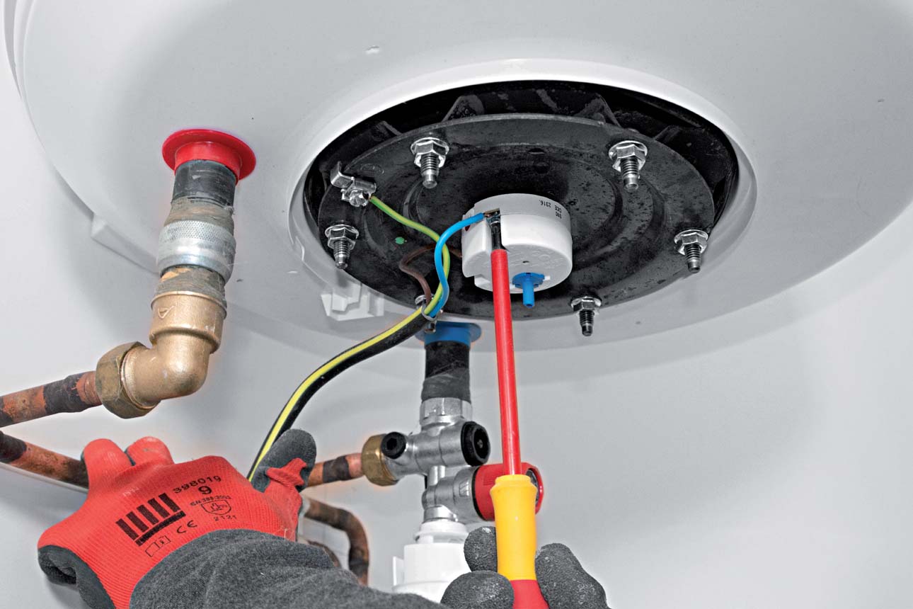 découvrez comment réaliser le branchement d'un ballon chauffe-eau en toute sécurité. suivez notre guide étape par étape pour garantir une installation efficace et conforme aux normes. obtenez des conseils pratiques et les outils nécessaires pour une mise en service rapide.