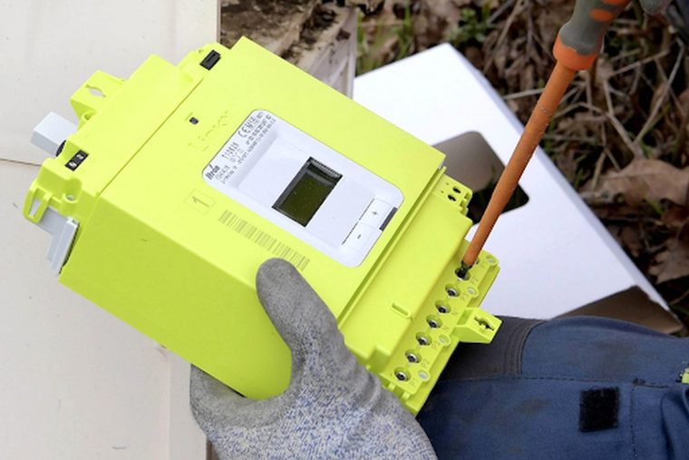 découvrez tout ce qu'il faut savoir sur le branchement linky : processus d'installation, avantages du compteur communicant et conseils pour optimiser votre consommation d'énergie.