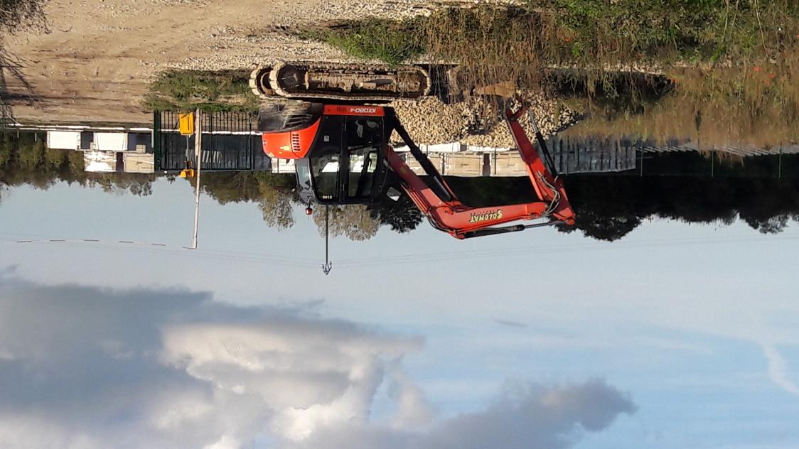 découvrez le phénomène fascinant du bruit solaire, ses origines, son impact sur notre système solaire et comment il influence la terre. plongez dans le monde des ondes sonores générées par le soleil et leur rôle dans l'astrophysique.