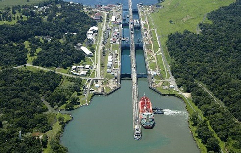 découvrez tout sur le canal : son histoire fascinante, son importance dans le transport et ses paysages enchanteurs. plongez dans l'univers des canaux, entre nature et culture.