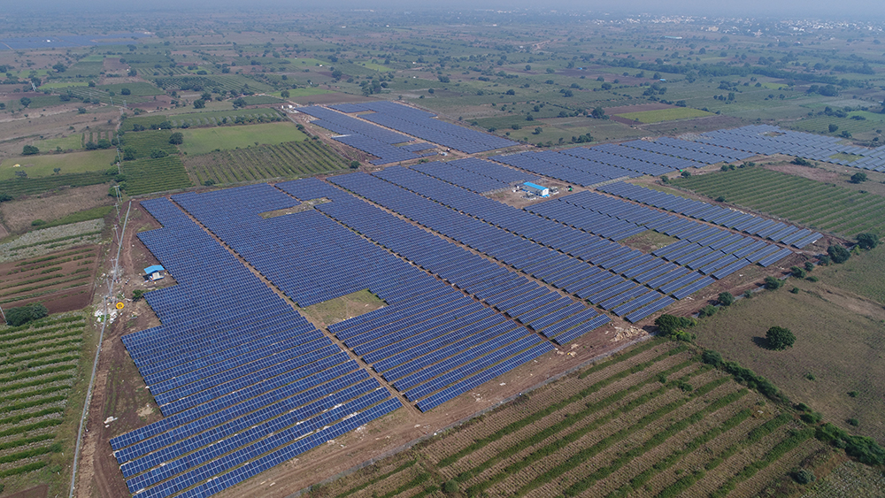 découvrez comment la centrale solaire produit de l'énergie renouvelable grâce à la puissance du soleil. explorez ses avantages écologiques et économiques, son fonctionnement et son rôle dans la transition énergétique.