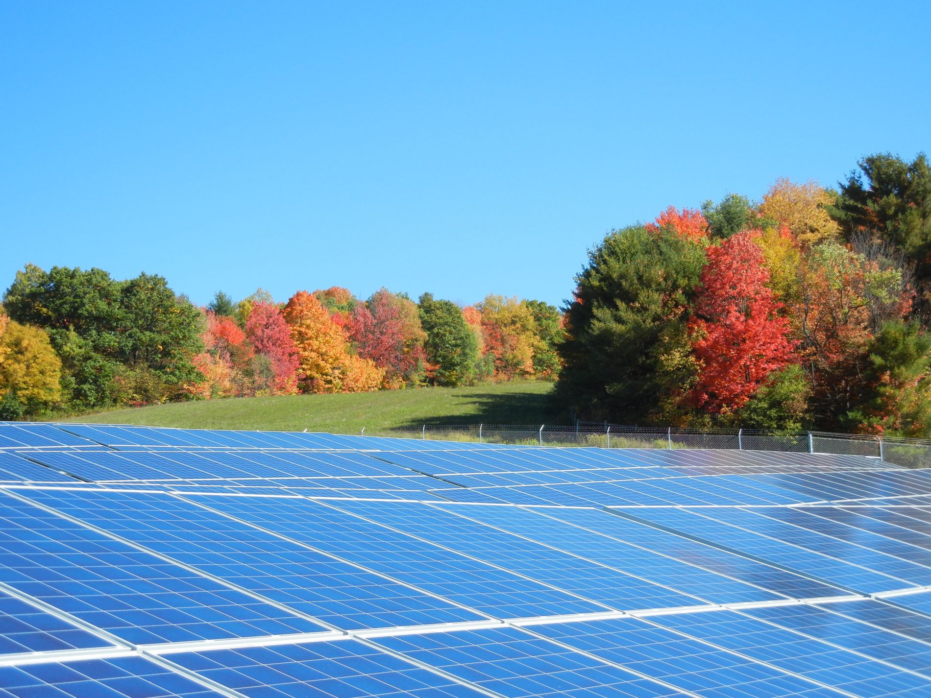 découvrez les avantages des centrales solaires, une solution d'énergie renouvelable et durable qui transforme la lumière du soleil en électricité. explorez comment ces installations contribuent à la transition énergétique et à la réduction des émissions de carbone.