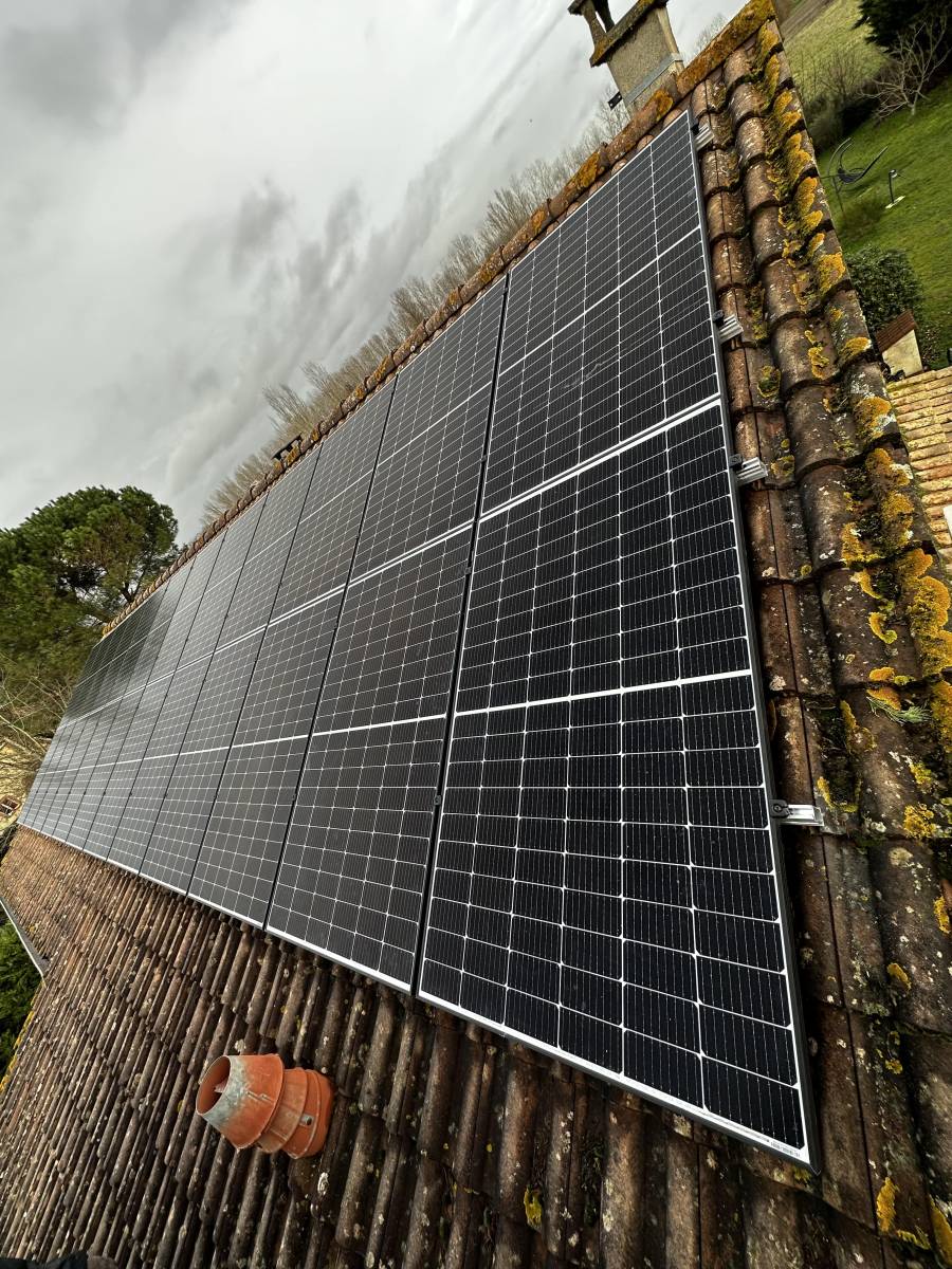 découvrez tout ce qu'il faut savoir sur le certificat photovoltaïque : avantages, démarches, et comment valoriser votre installation solaire pour réduire vos factures d'énergie tout en participant à la transition écologique.