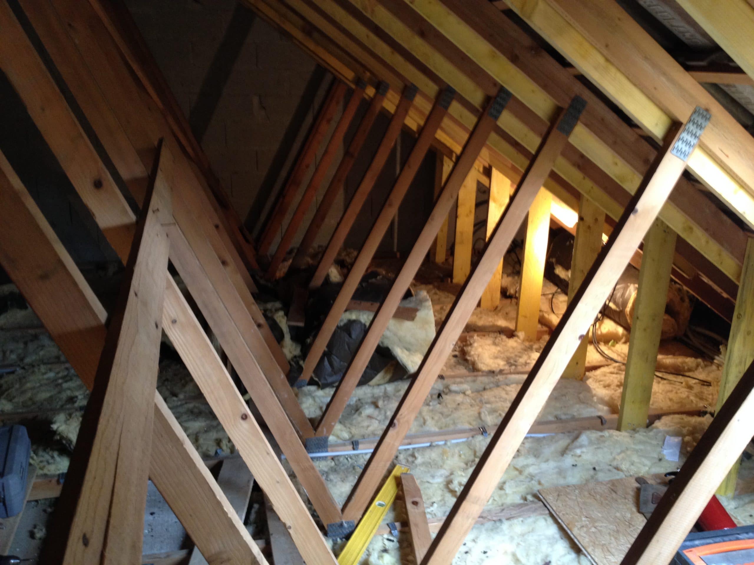 découvrez la charpente métallique phénix, une solution innovante et durable pour tous vos projets de construction. alliant robustesse et esthétisme, nos structures garantissent une efficacité optimale et une longévité accrue. transformez vos idées en réalité avec phénix !