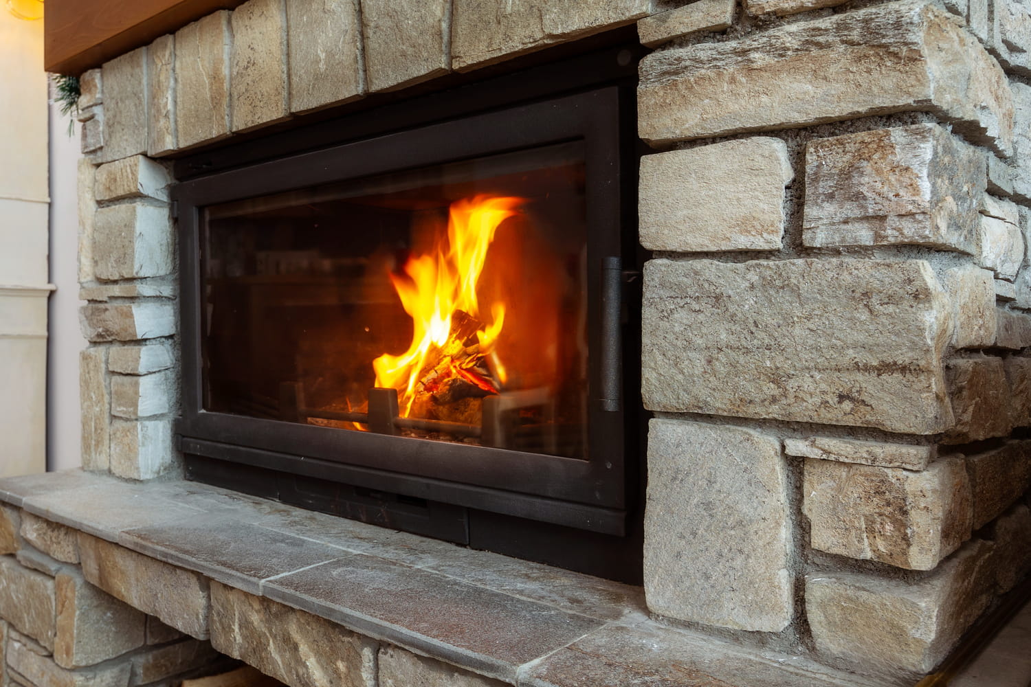 découvrez les avantages du chauffage au bois : une solution économique et écologique pour votre maison. profitez d'une chaleur confortable tout en réduisant votre empreinte carbone grâce à des équipements performants et durables.