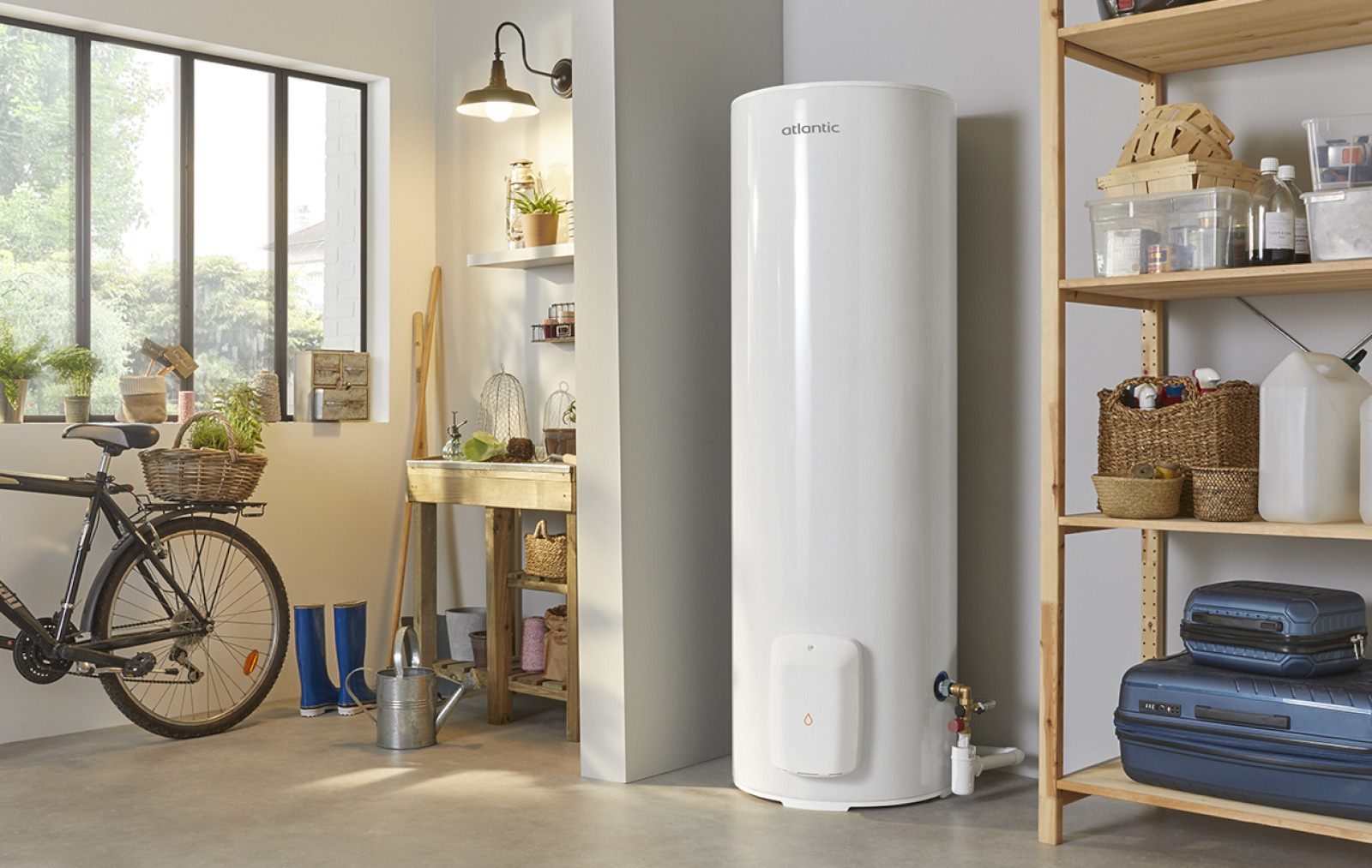 découvrez le chauffe-eau zeneo, alliant performance et économies d'énergie. idéal pour fournir une eau chaude confortable dans votre maison, ce modèle innovant garantit une efficacité optimale et un design moderne. optez pour le zeneo et profitez d'un confort inégalé!