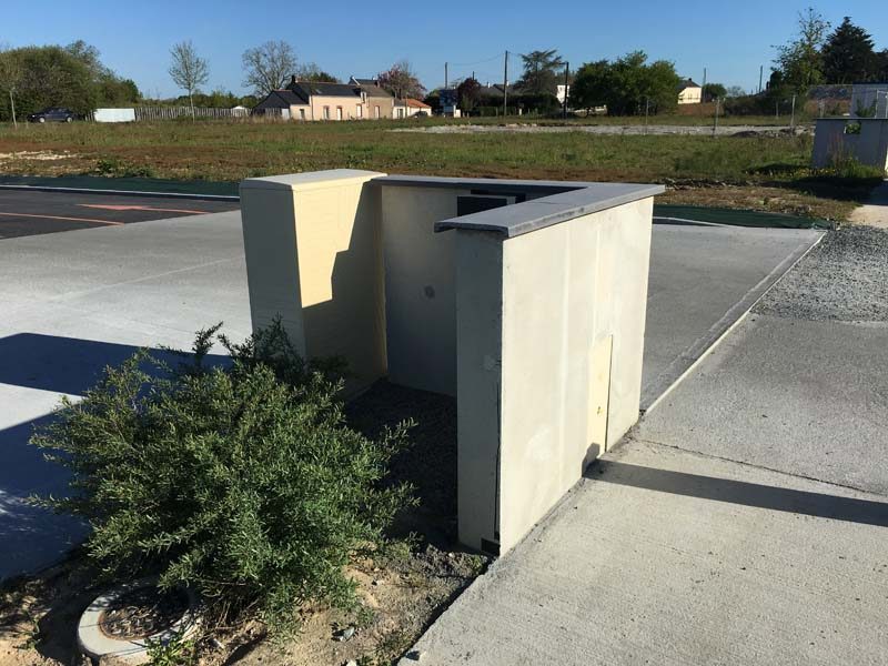 découvrez notre coffret edf extérieur, idéal pour la gestion sécurisée de votre alimentation électrique extérieure. conçu pour résister aux intempéries, il offre une solution pratique et fiable pour tous vos besoins en électricité à l'extérieur. parfait pour les jardins, les terrasses ou les événements en plein air.