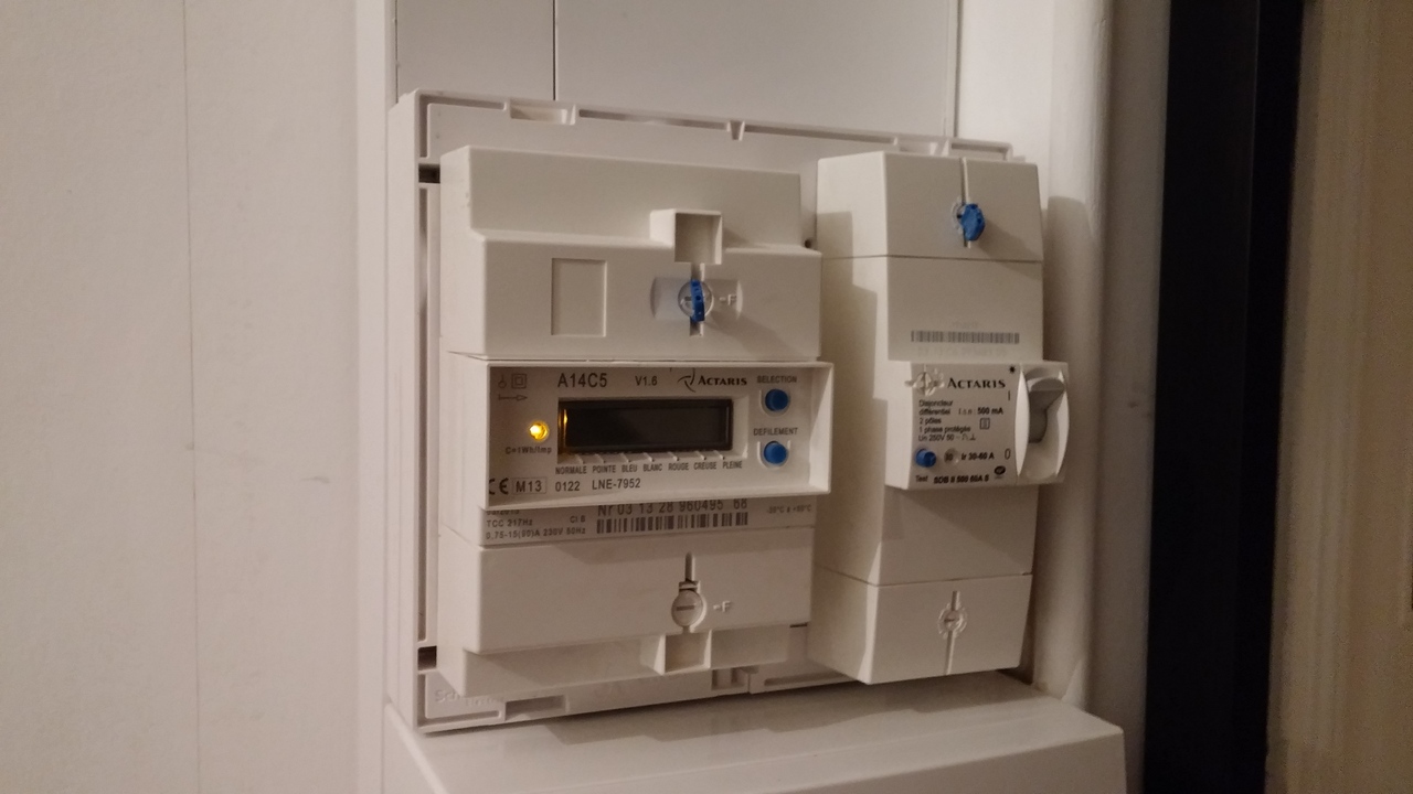 découvrez le compteur a14c5, un dispositif innovant et précis pour mesurer votre consommation d'énergie. idéal pour les entreprises et les particuliers, il offre des caractéristiques avancées, une installation facile et une interface conviviale. optimisez votre gestion énergétique avec le compteur a14c5.