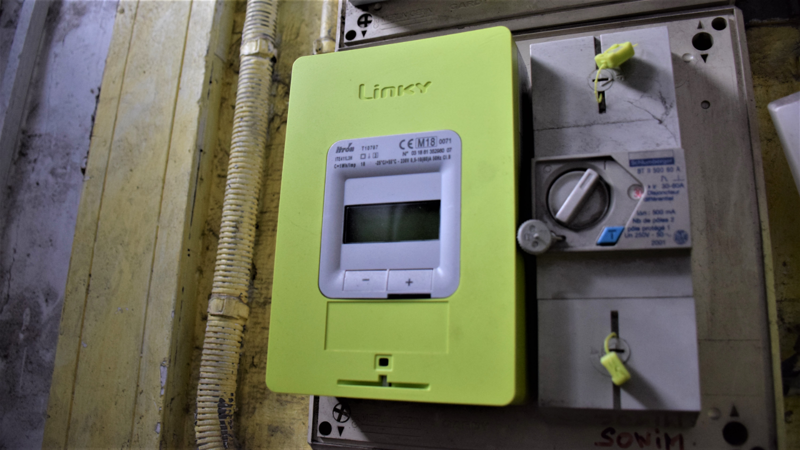 découvrez les solutions pour débloquer votre compteur edf et rétablir votre électricité. conseils et étapes à suivre pour résoudre rapidement ce problème.