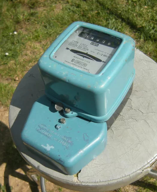 découvrez tout ce qu'il faut savoir sur le compteur edf : fonctionnement, types de compteurs, conseils pour une meilleure gestion de votre consommation d'énergie et astuces pour optimiser vos factures d'électricité.