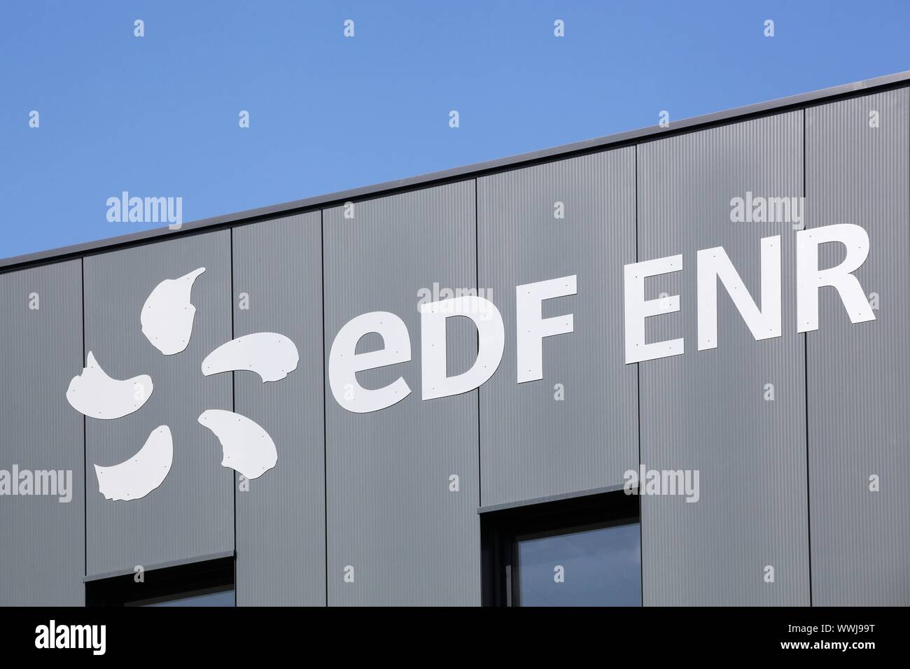 contactez edf enr pour découvrir nos solutions d'énergie renouvelable. obtenez des informations sur nos services, demandes de devis et assistance personnalisée pour vos projets solaires et énergétiques.