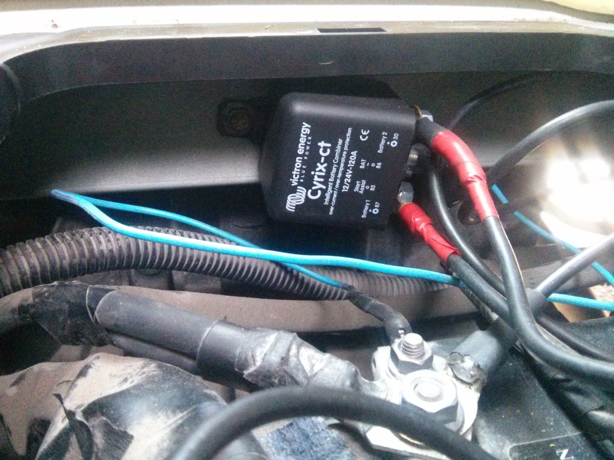 découvrez notre coupleur victron, idéal pour optimiser la gestion de votre énergie. profitez d'une performance fiable et d'une installation facile pour vos systèmes solaires et de batteries. assurez-vous d'une autonomie énergétique sans faille.
