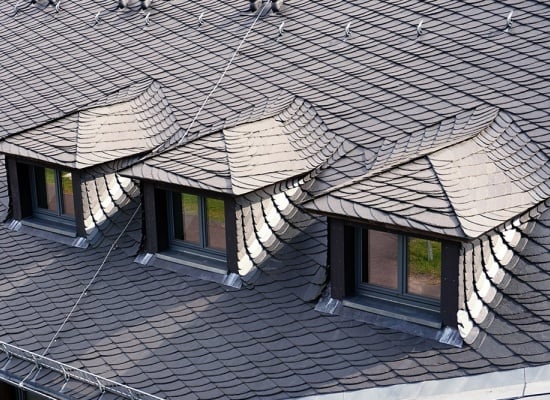 découvrez nos solutions de couverture en ardoise, alliant esthétique et durabilité. idéales pour préserver l'élégance de votre maison tout en offrant une protection optimale contre les intempéries.