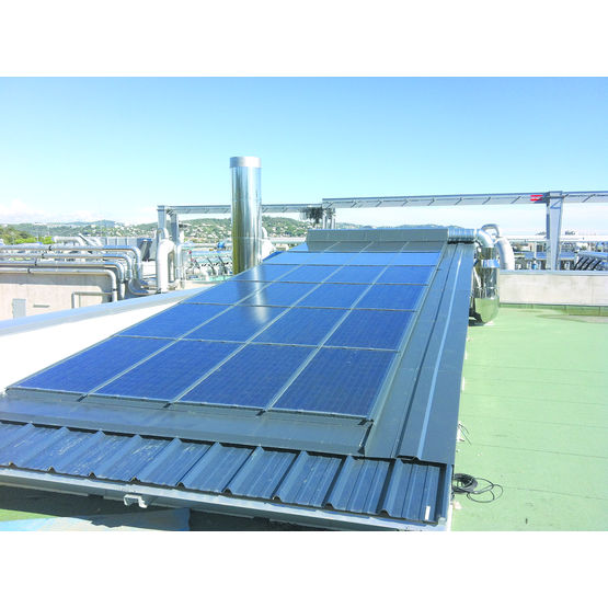 découvrez notre gamme de couvertures solaires, idéales pour protéger votre piscine tout en maintenant la chaleur. profitez d'une baignade agréable et réduisez l'évaporation de l'eau tout en économisant sur votre facture d'énergie. faciles à manipuler et à installer, nos couvertures s'adaptent à tous types de bassins.