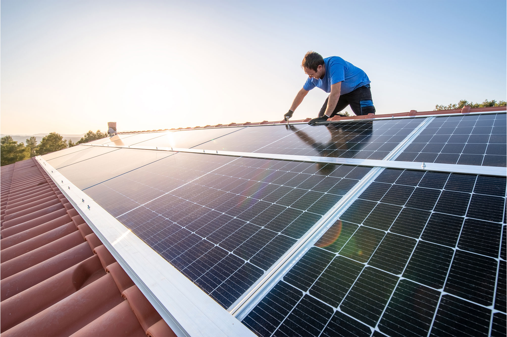 découvrez comment le crédit solaire peut vous aider à financer votre projet d'énergie renouvelable. profitez des avantages fiscaux et des subventions disponibles pour rendre l'installation de panneaux solaires plus accessible et économique.