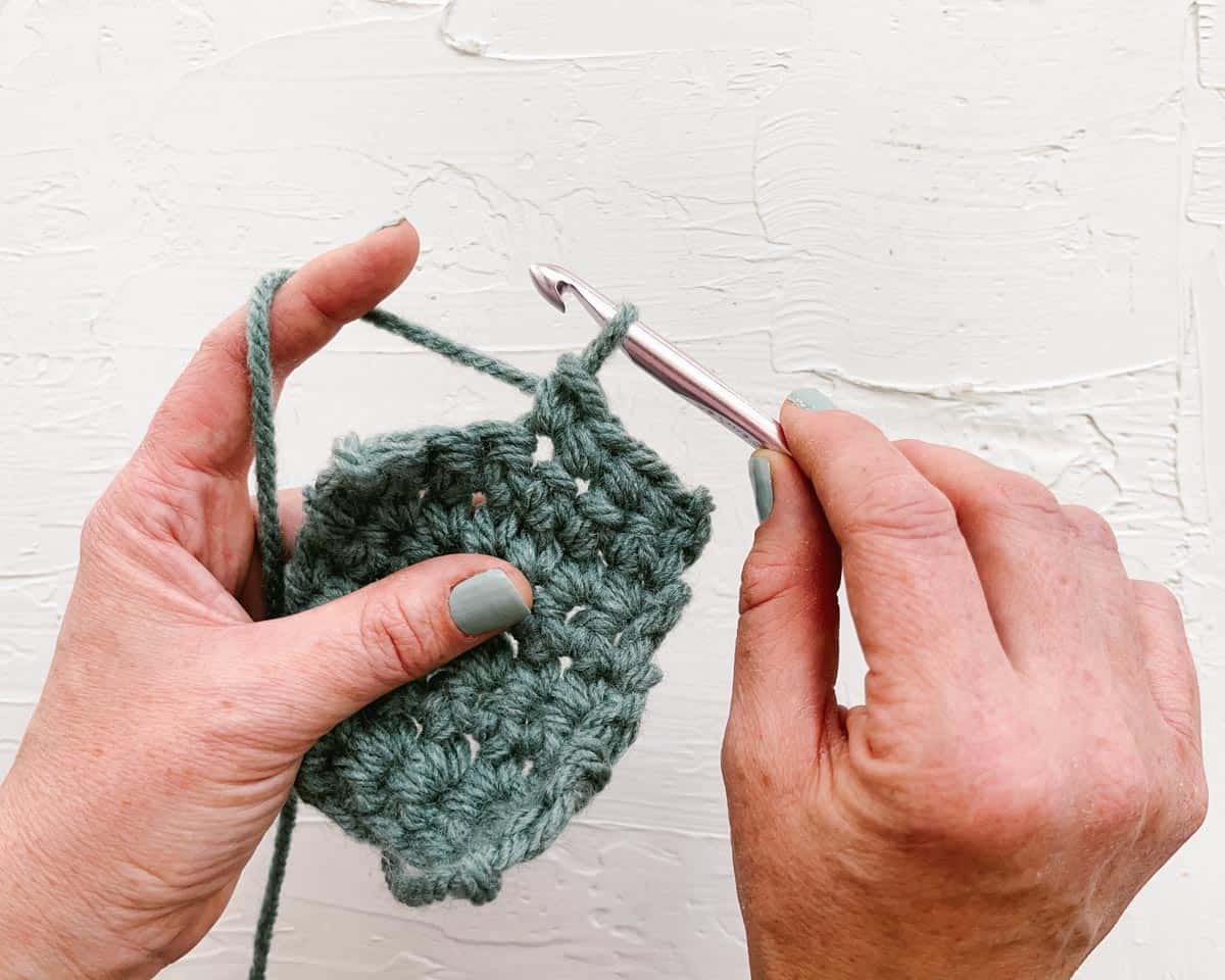 découvrez l'univers du crochet : astuces, techniques, et modèles créatifs pour réaliser vos propres ouvrages en laine. que vous soyez débutant ou expert, explorez nos tutoriels et inspirez-vous pour vos prochains projets !
