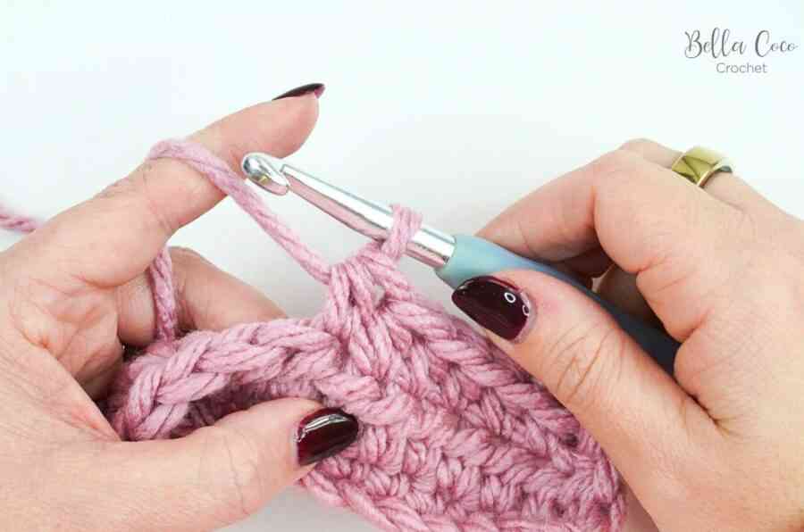 découvrez l'art du crochet avec nos conseils, tutoriels et modèles faciles à réaliser. que vous soyez débutant ou confirmé, explorez les différentes techniques et laissez libre cours à votre créativité avec nos projets inspirants.