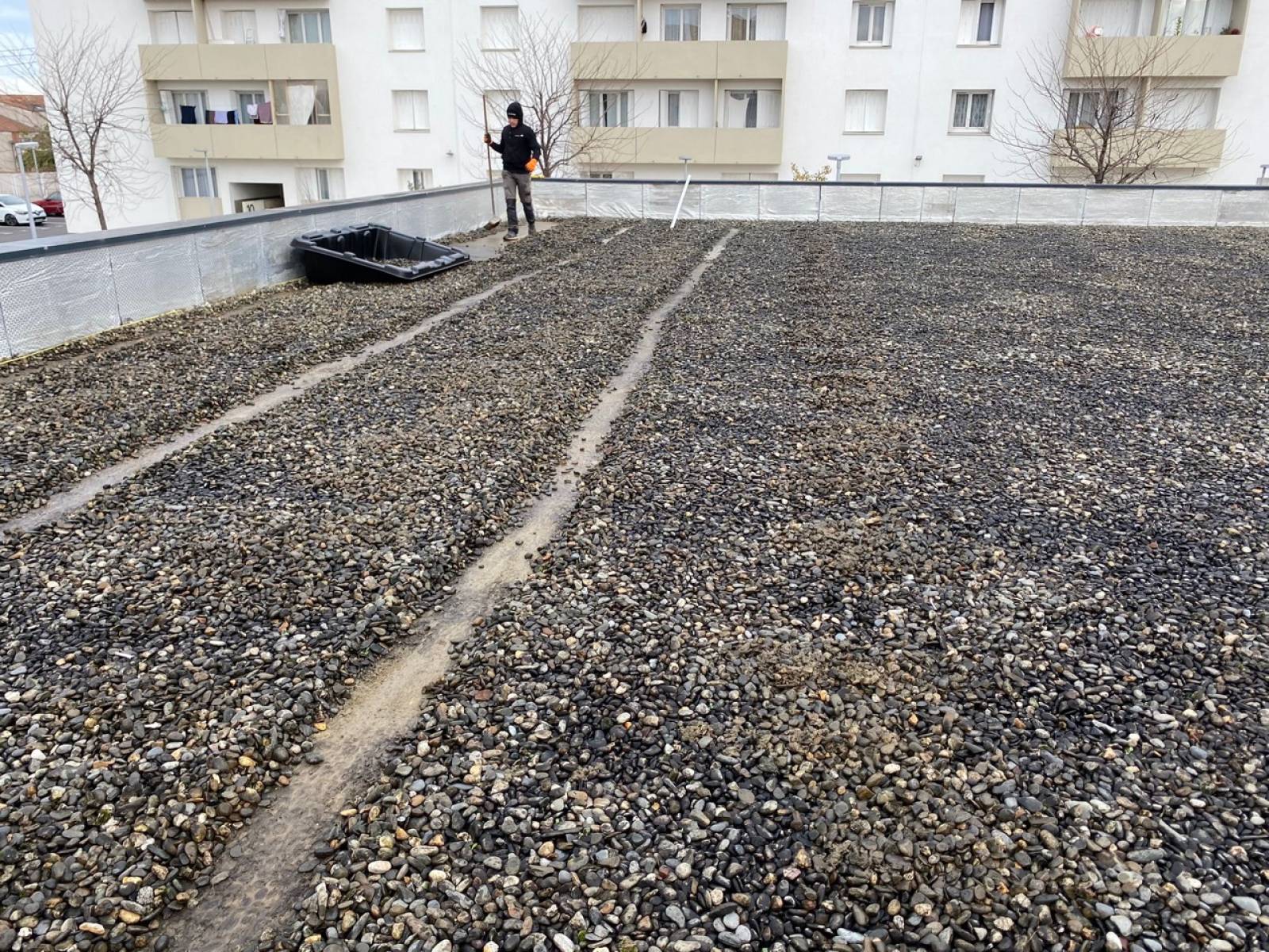 découvrez tout ce qu'il faut savoir sur la garantie décennale pour les panneaux photovoltaïques. informez-vous sur vos droits, vos responsabilités et les précautions à prendre pour assurer la protection de votre installation dans le temps.