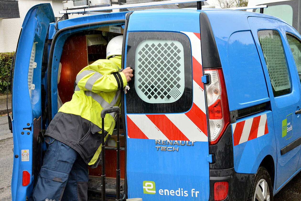 découvrez les causes et solutions face à une défaillance de disjoncteur enedis. informez-vous sur les démarches à suivre pour assurer la sécurité de votre installation électrique et éviter des coupures de courant inattendues.