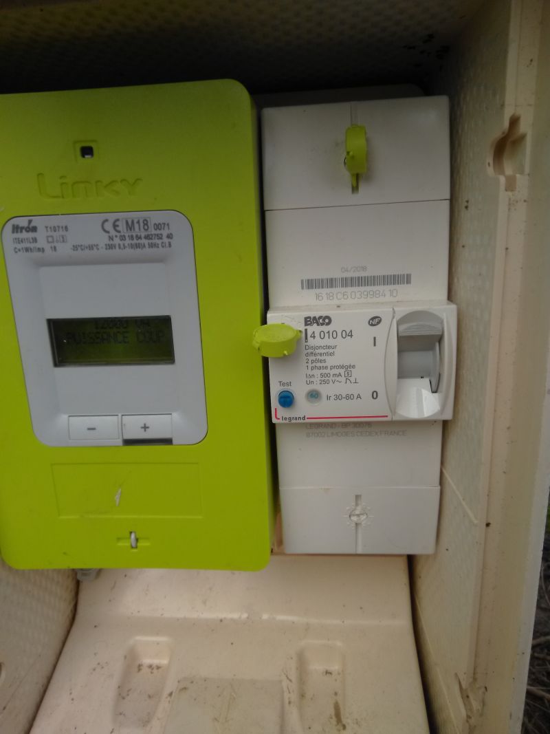 découvrez les causes et solutions liées à la défaillance d'un disjoncteur enedis. comprenez les enjeux de la sécurité électrique et les démarches à suivre en cas de coupure d'électricité. informez-vous sur les droits et obligations des consommateurs face à ces incidents.