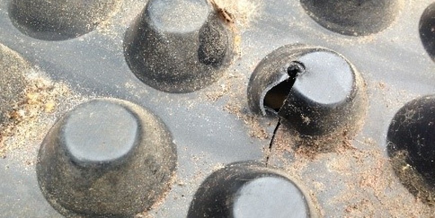 découvrez les principaux défauts photovoltaïques, leurs causes et solutions pour optimiser la performance de vos panneaux solaires. informez-vous sur les enjeux techniques et économiques liés à ces problématiques afin d'assurer un fonctionnement optimal de votre installation.