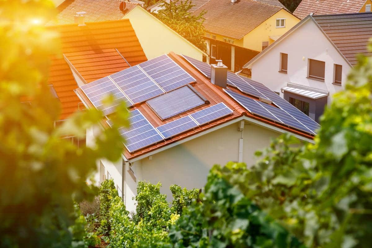 découvrez les différents types de défauts photovoltaïques, leurs causes et leurs impacts sur le rendement de vos installations solaires. apprenez à identifier et à résoudre ces problèmes pour optimiser la performance de votre système photovoltaïque.