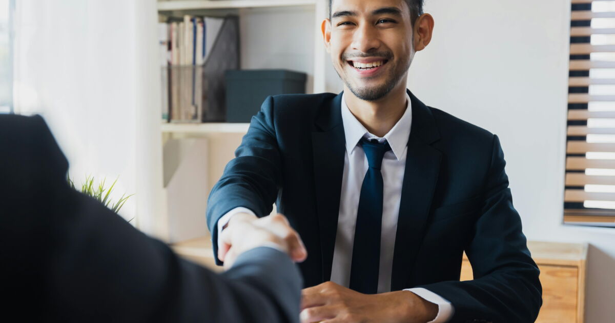 découvrez la définition de la dette forclose, un terme financier essentiel qui désigne une situation où un emprunteur n'a pas respecté les conditions de remboursement, entraînant des conséquences sur sa situation financière et des actions légales potentielles. informez-vous sur ses enjeux et impacts.