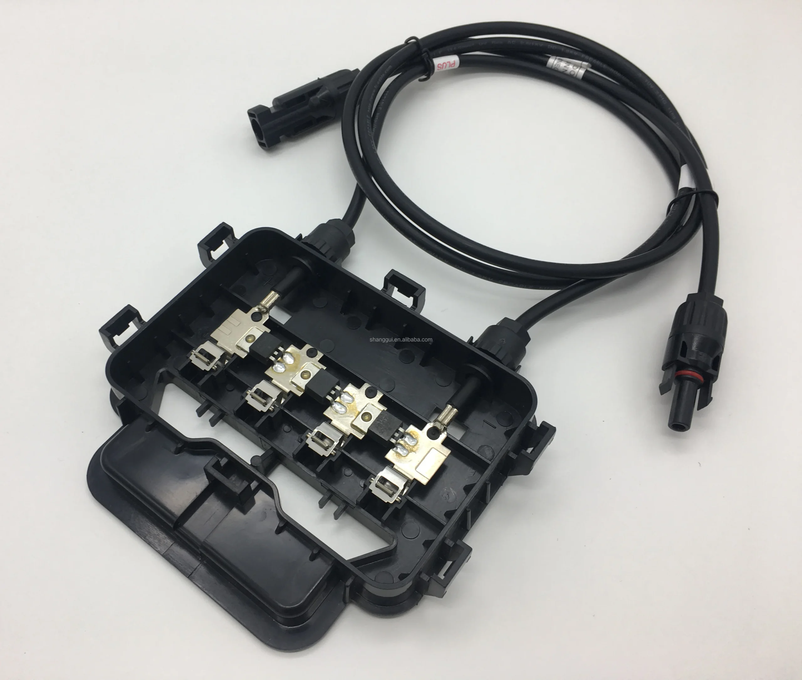 découvrez la diode bypass solaire, un composant essentiel pour optimiser le rendement de vos panneaux solaires. protégez votre installation des ombres et améliorez son efficacité grâce à cette technologie innovante.