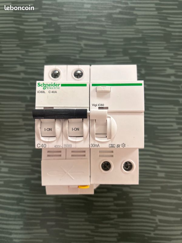 découvrez notre gamme de disjoncteurs de recharge, idéale pour sécuriser vos installations électriques tout en assurant la recharge de vos appareils. profitez d'une protection efficace contre les surcharges et les courts-circuits, tout en garantissant un fonctionnement optimal de vos systèmes électriques.