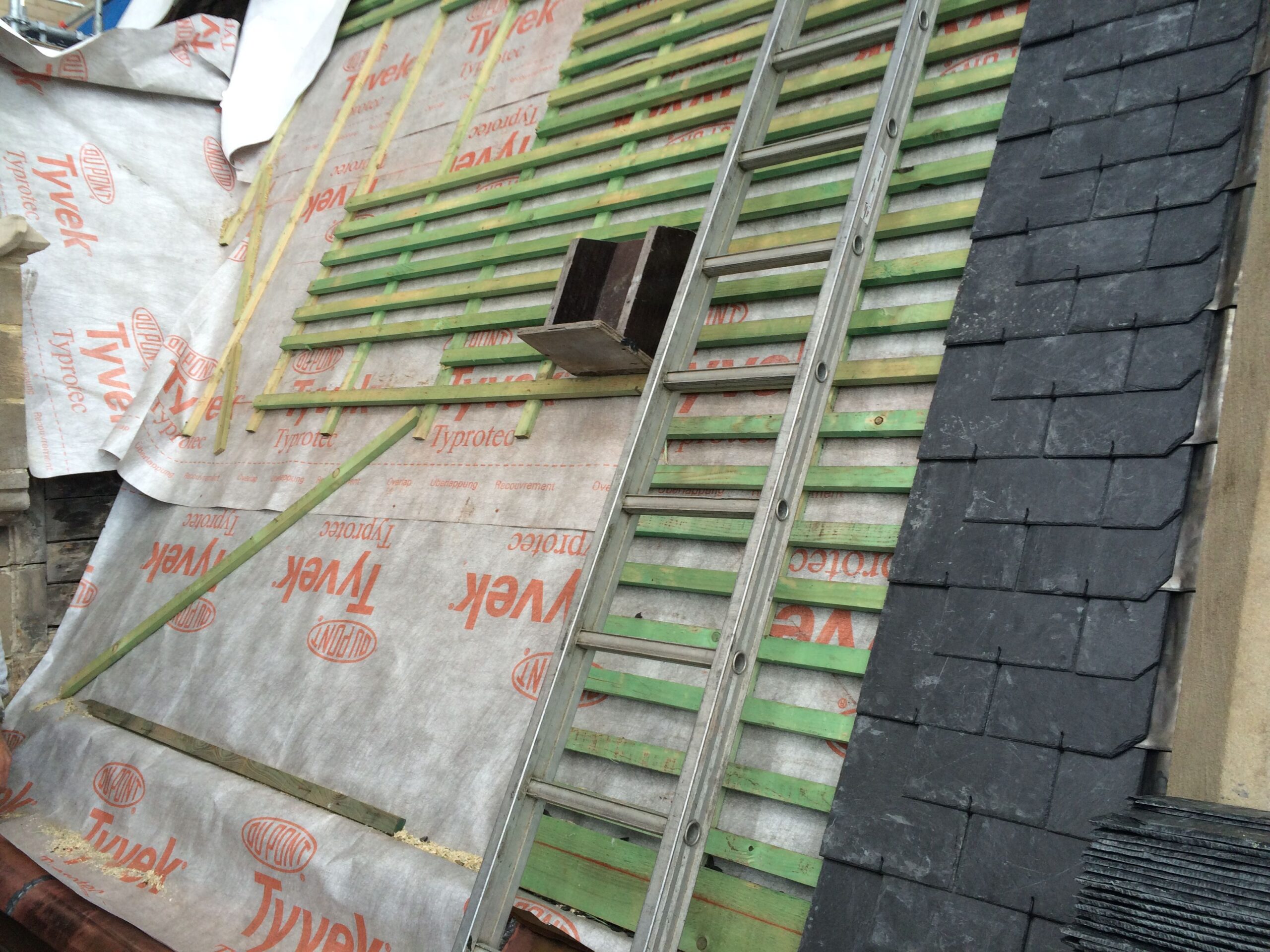 découvrez tout sur les écrans de toiture : leur rôle crucial dans la protection de votre maison, les différents types disponibles et comment choisir celui qui convient le mieux à vos besoins. protégez votre habitation des intempéries tout en améliorant son efficacité énergétique.