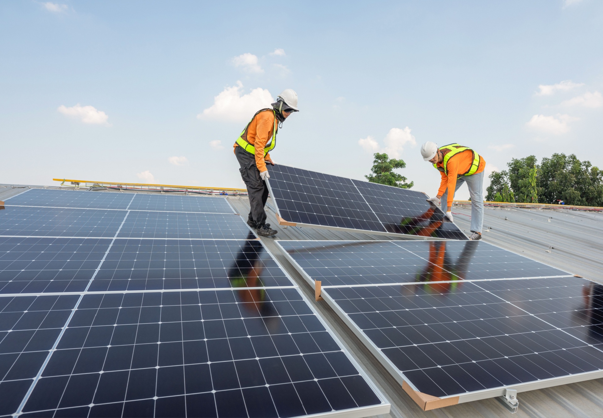 découvrez comment la technologie solaire influence le marché de l'emploi, en créant de nouvelles opportunités et en transformant les secteurs liés aux énergies renouvelables. explorez les effets positifs et les défis pour les travailleurs dans un monde de plus en plus alimenté par l'énergie solaire.