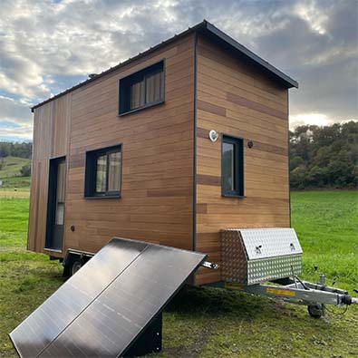 découvrez comment aménager l'électricité dans votre tiny house avec des conseils pratiques pour optimiser l'énergie, choisir vos installations et assurer votre autonomie. apprenez à rendre votre petit espace non seulement fonctionnel, mais aussi confortable et éco-responsable.