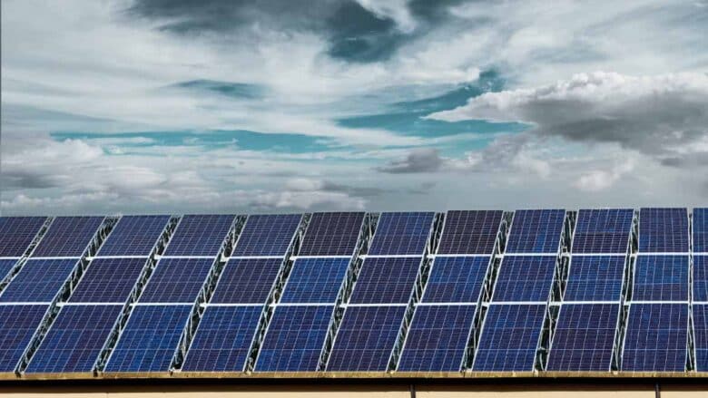 découvrez les solutions photovoltaïques proposées par engie, leader dans la transition énergétique, pour réduire votre empreinte carbone et réaliser des économies sur vos factures d'électricité. transformez votre toit en source d'énergie renouvelable et engagez-vous pour un avenir durable.