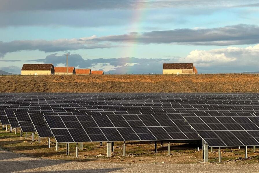 découvrez engie solaire, votre partenaire pour des solutions d'énergie renouvelable. profitez de l'énergie solaire pour réduire votre empreinte carbone et réaliser des économies sur vos factures d'électricité. optez pour une transition énergétique durable avec nos offres adaptées à vos besoins.